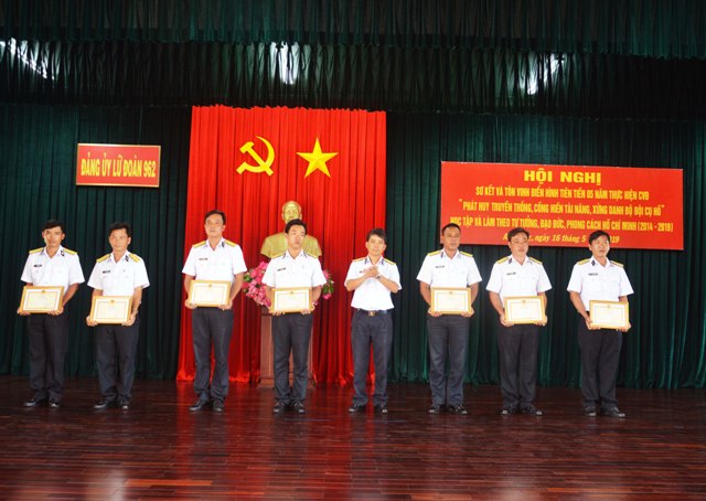 Thực hiện tốt ba khâu đột phá trong phong trào thi đua quyết thắng